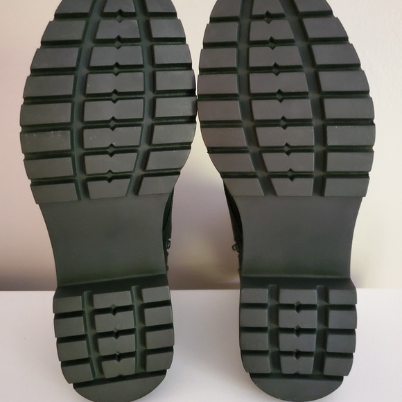 Betsey Johnson Dash boots NIB - Picture 4 of 7